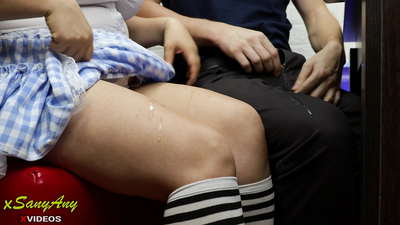 Млада ученичка се дрогира на съученик на домашна работа-xsanyAny